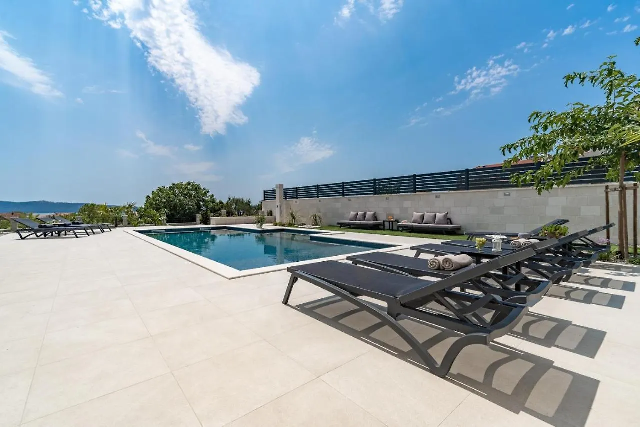 Kaštela Villa Marisa With 51Sqm Pool, 5 Bedrooms, Gym קרואטיה