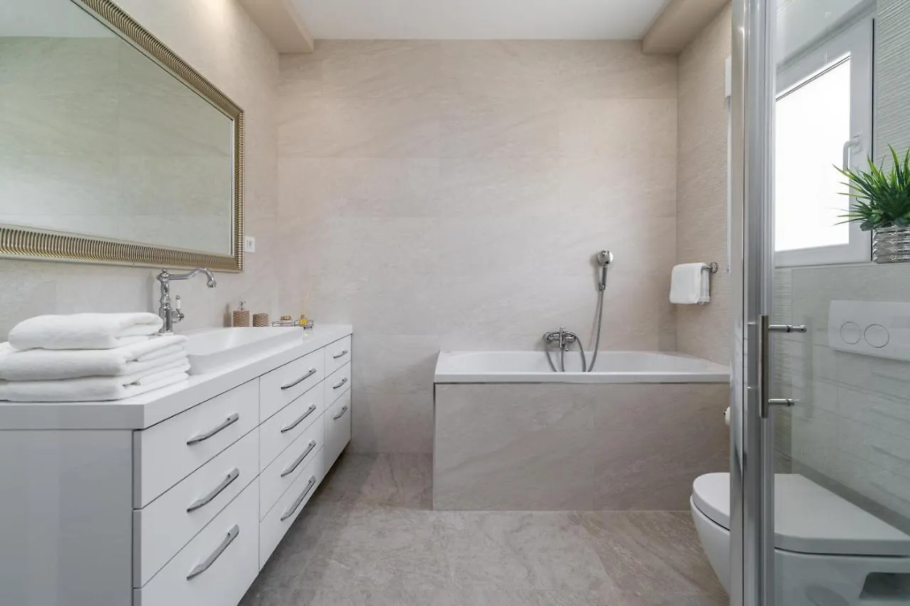Kaštela Villa Marisa With 51Sqm Pool, 5 Bedrooms, Gym