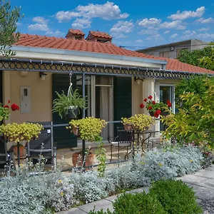  Ferienhaus Issa - 3 Min Walk To