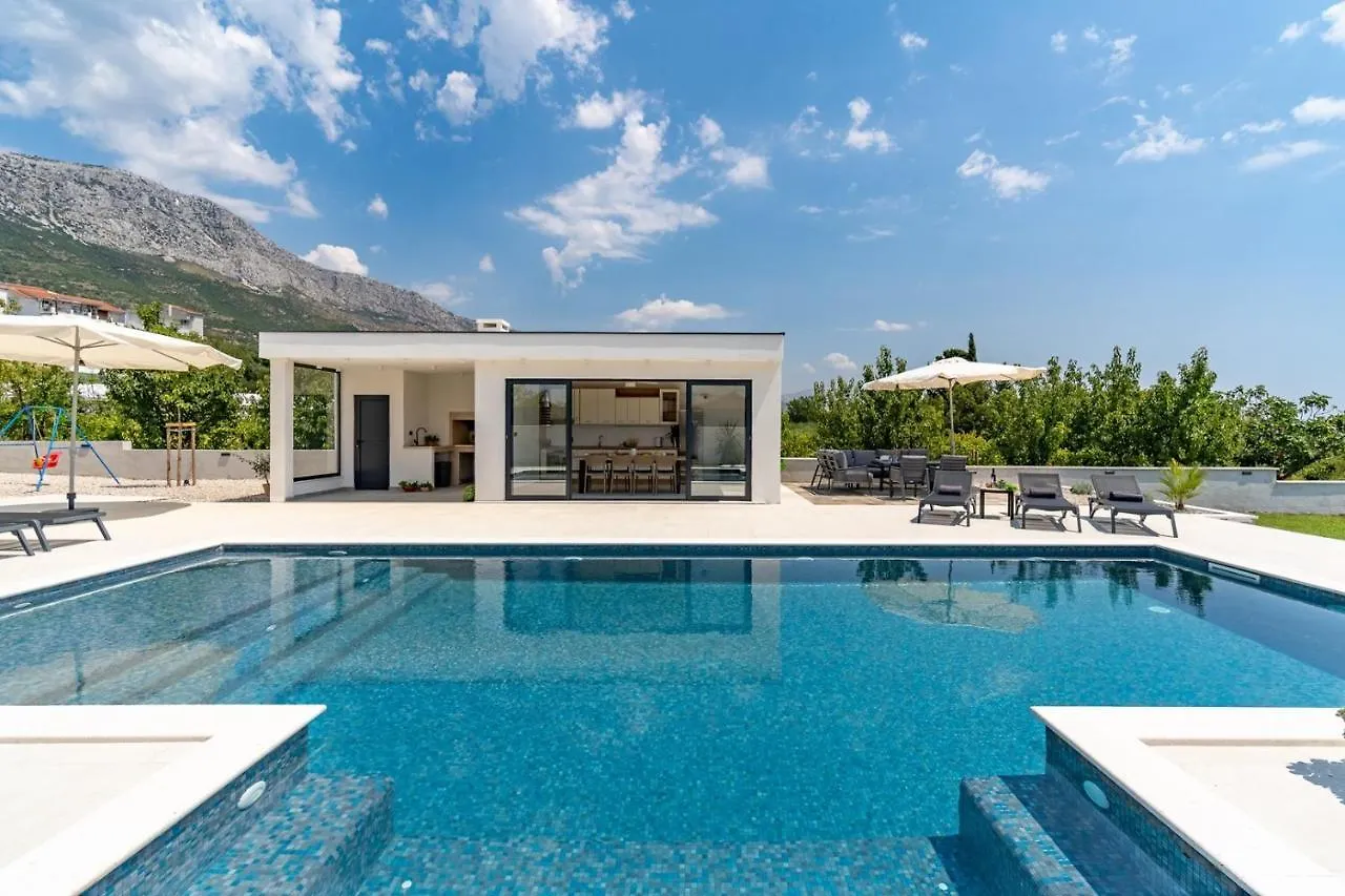Villa Marisa With 51Sqm Pool, 5 Bedrooms, Gym Kastela