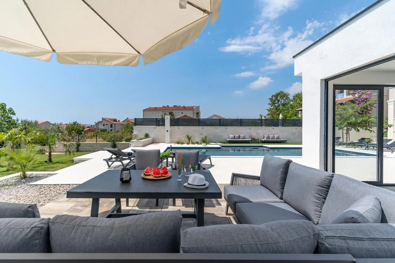 Villa Marisa With 51Sqm Pool, 5 Bedrooms, Gym Kastela