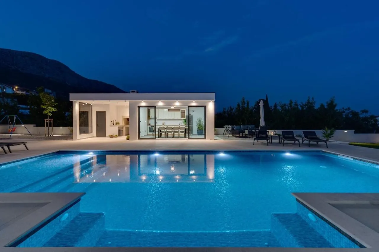 Villa Marisa With 51Sqm Pool, 5 Bedrooms, Gym Kastela