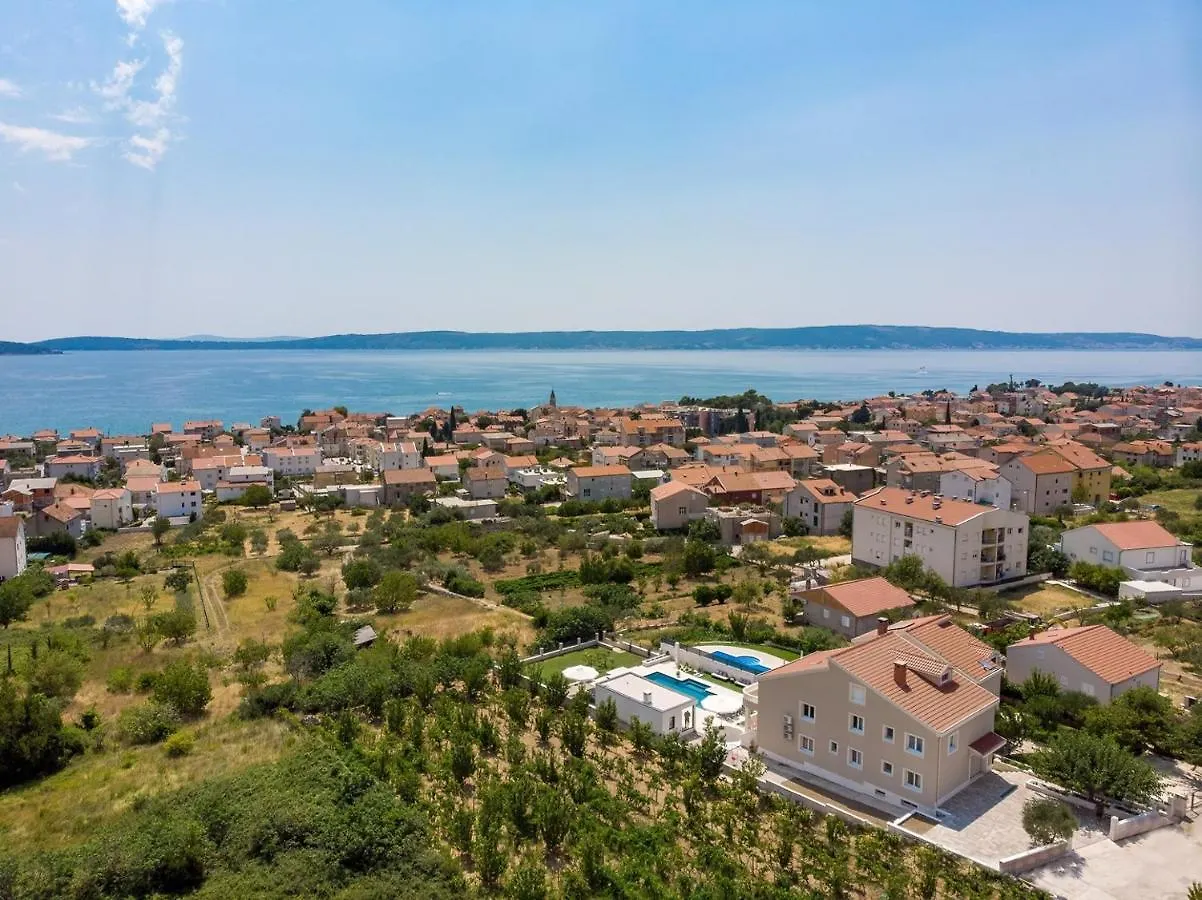 Villa Marisa With 51Sqm Pool, 5 Bedrooms, Gym Kastela